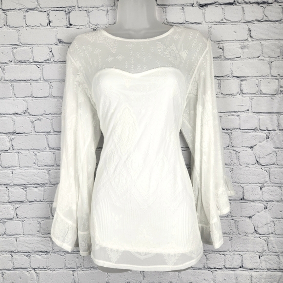 torrid Tops - Torrid Size 0 Flocked Lace Bell Sleeve Top
